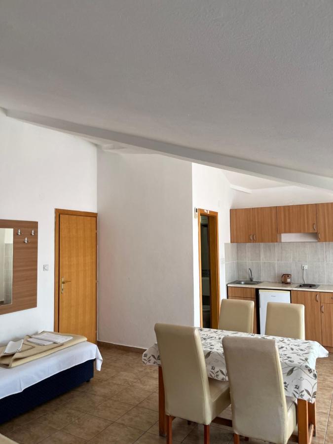 Apartmani Goran I Jelena Zec Budva Exterior foto