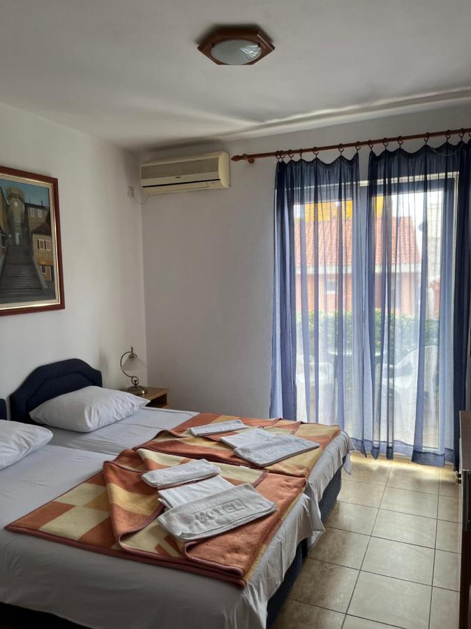 Apartmani Goran I Jelena Zec Budva Exterior foto